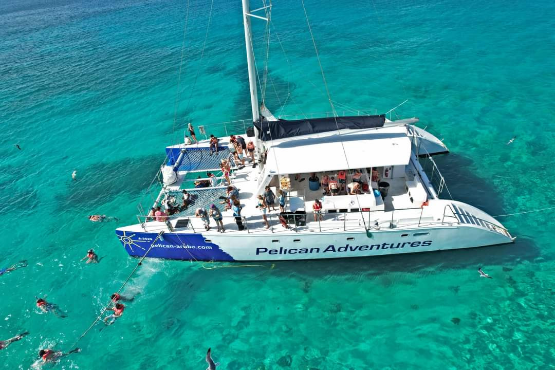 Catamarã Brunch com Champagne e almoço, Snorkel e bebidas